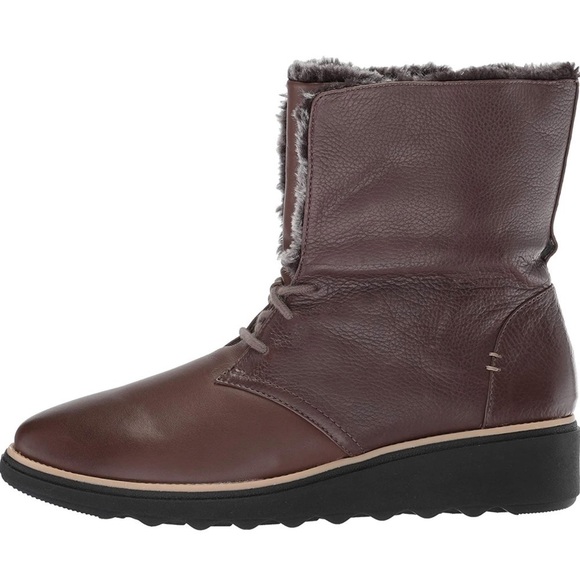 NEW Clarks Shannon Pearl Taupe Leather Lace Up Bootie Boot with Faux Fur Lining - Picture 10 of 17